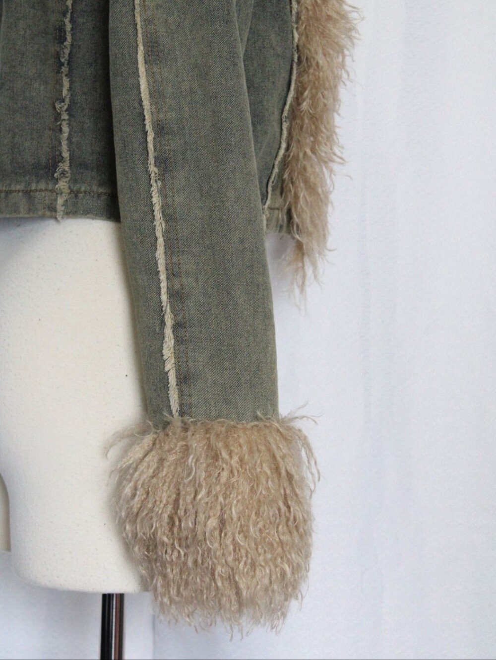 Windsor Scene Stealer Faux Fur Crop Denim Jacket Olive Acid Wash NWT - Picture 3 of 8